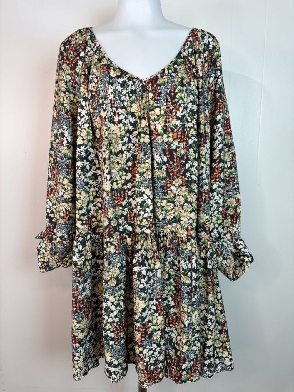 H&M Dress Small Gray Floral Long Sleeve V-Neck Cottagecore Wildflower Women's